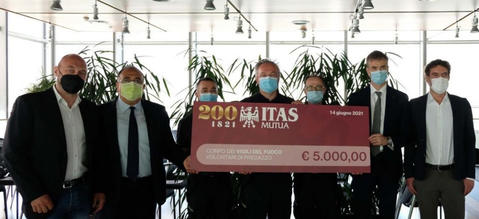Dopo l'incendio che ha distrutto baita Ciamp dele Strie 5.000 euro da Itas per comprare un mezzo a sei ruote motrici per i